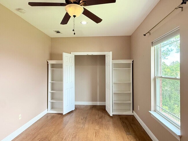 Building Photo - 2610 Caldwell Cir
