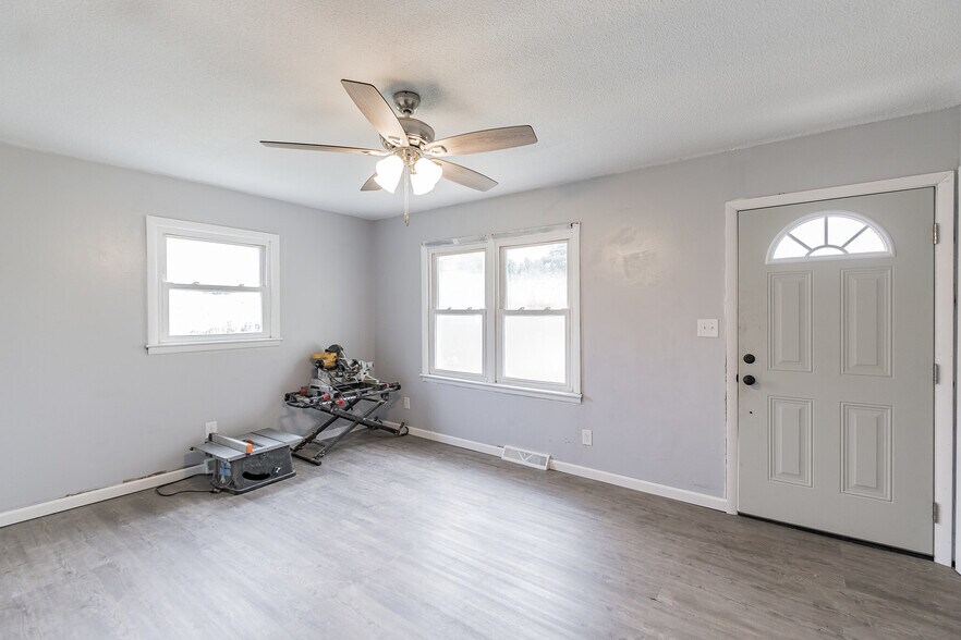 Building Photo - 219 New Hope Rd