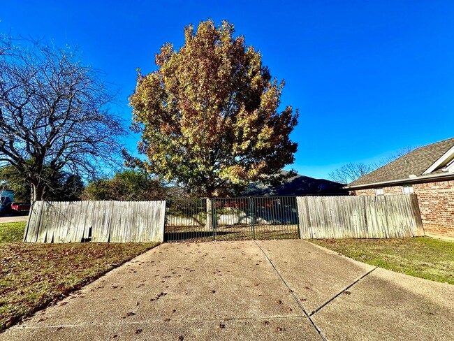 Building Photo - 3bd 2ba House In Robinson, Tx!