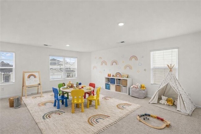 Building Photo - 166 Champlain Rd