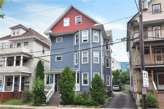 Building Photo - 93 Raymond St