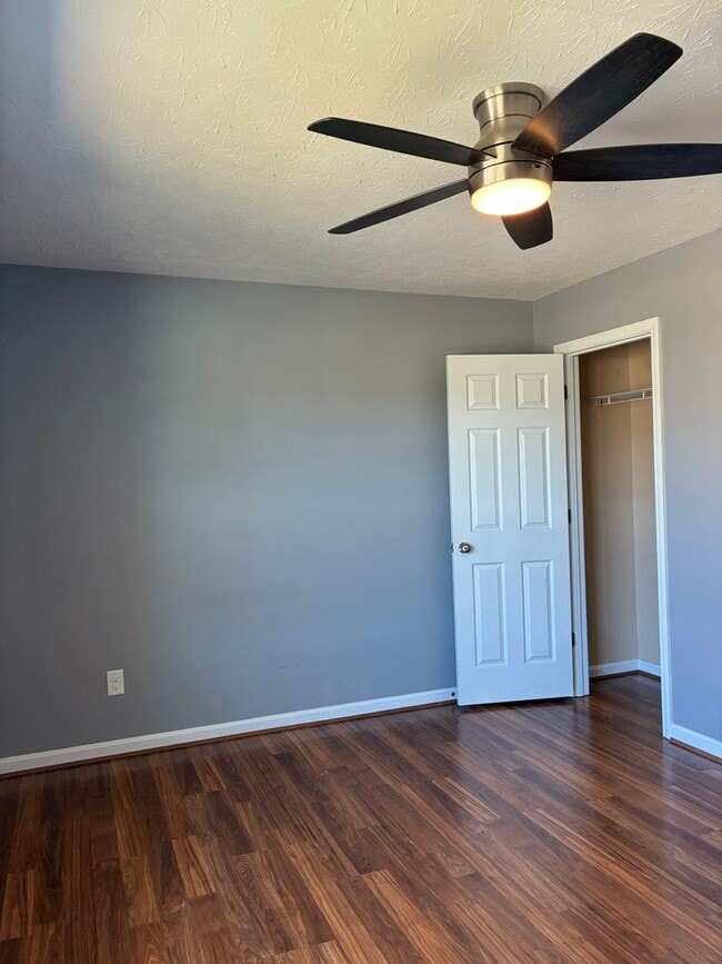 Building Photo - **ELIZABETHTOWN INDEPENDENT SCHOOL DISTRICT**