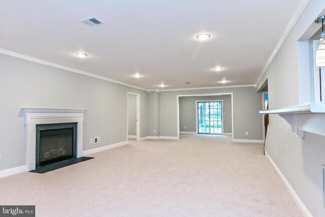 Building Photo - 6916 Birkenhead Pl