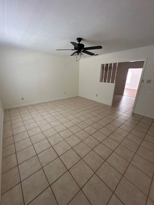 Building Photo - 3242 Varnell Dr