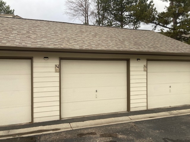 1-car garage - 3465 Lochwood Dr