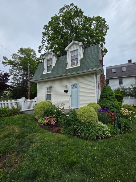 Building Photo - 104 Prospect Ave