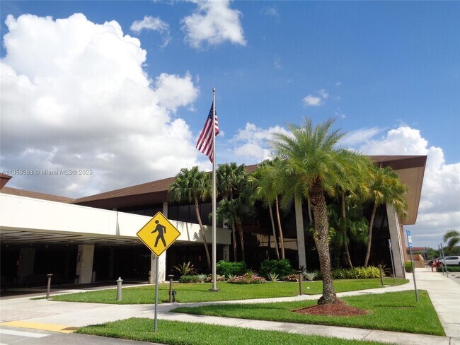 Building Photo - 901 SW 138th Ave