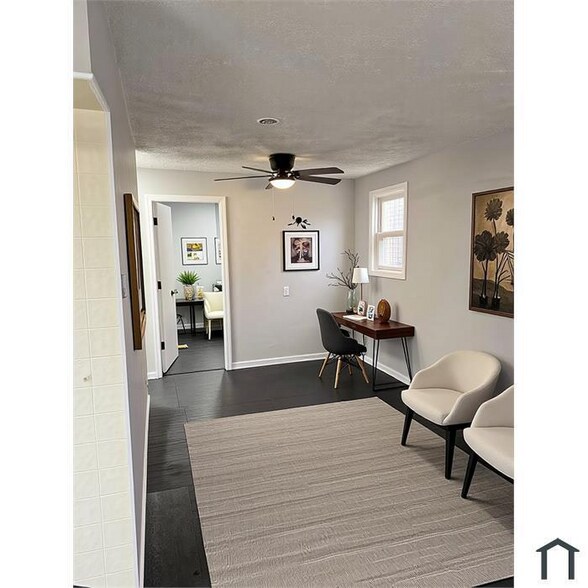 Building Photo - 3860 E 72nd St