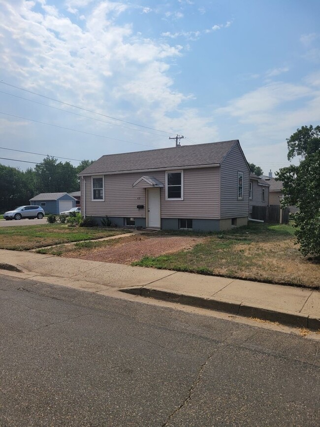 Building Photo - 422 Belmont St