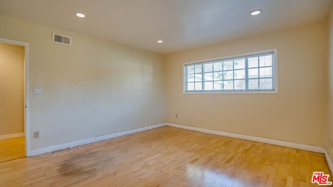 Building Photo - 9631 Crystal View Dr