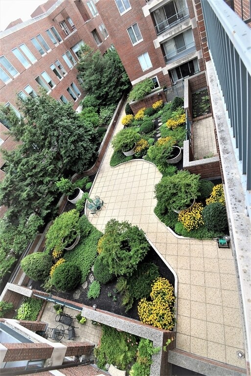 Building Photo - 130 Mt Auburn St