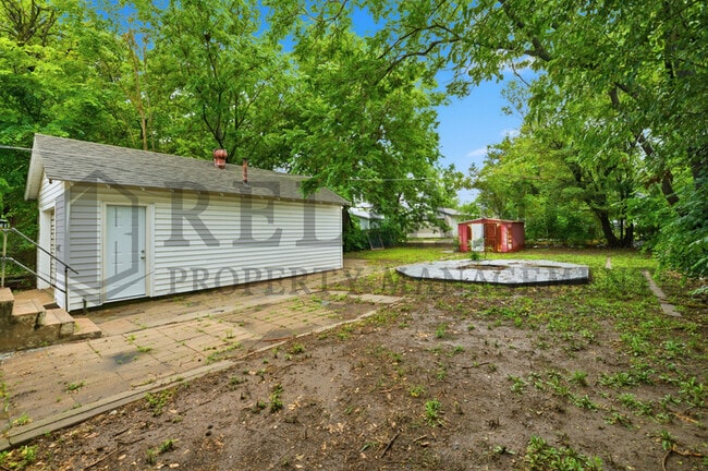 Building Photo - 1425 S Laura Ave