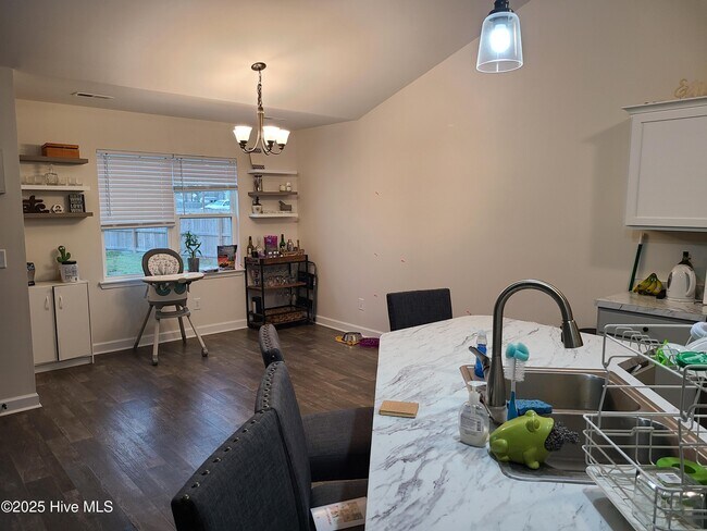 Building Photo - 600 Osprey Landing Dr