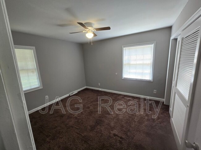 Building Photo - 841 Carrington Dr