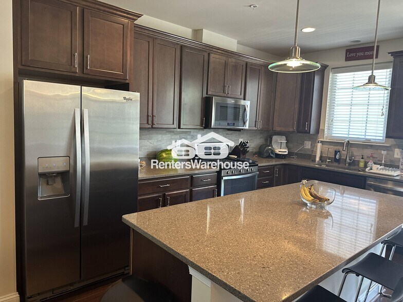 Building Photo - 203 Meridian Ln