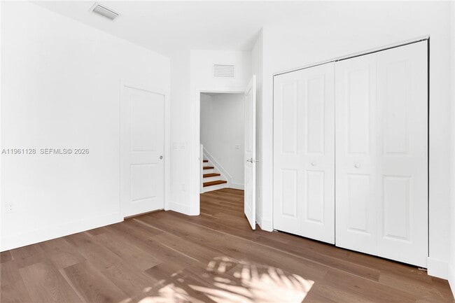 Building Photo - 859 NE 211th St