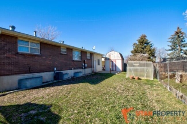 Building Photo - 5001 Heath Ave