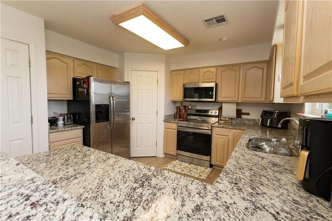 Building Photo - 26321 Mildred Dr