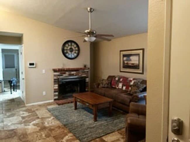 Building Photo - Single Story 2 Br, 2 Bath, 2 Car Home in Sparks