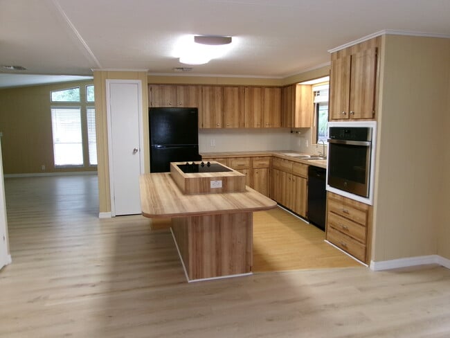 Building Photo - 22 Honey Bear Path