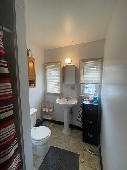 Building Photo - 122 Washington St