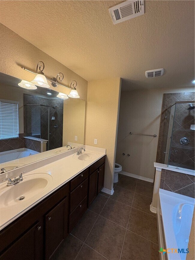 Building Photo - 374 Posey Pass