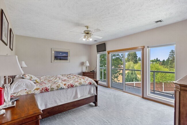Building Photo - Stunning Home and Three Bay Shop Along Spo...