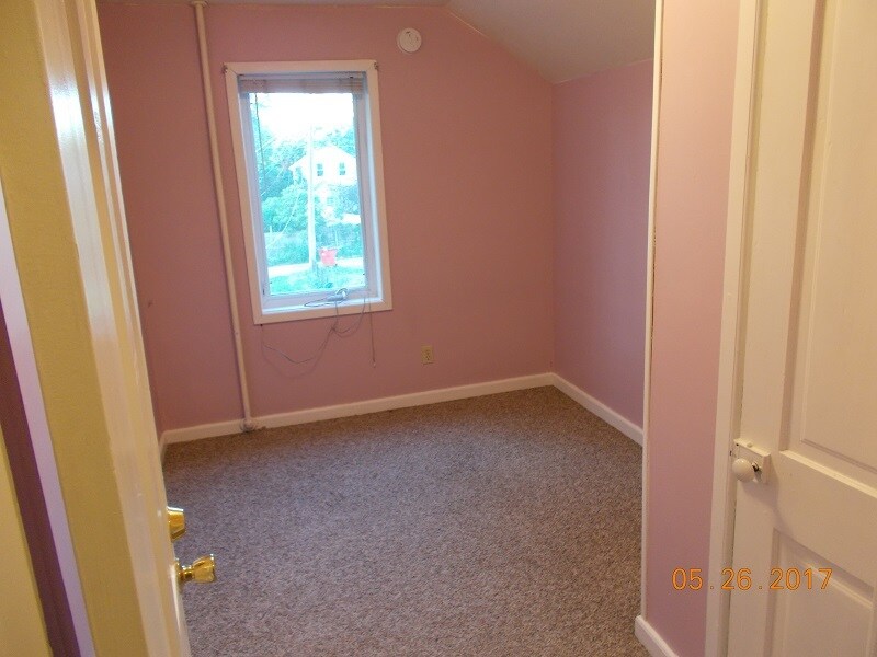 Building Photo - 202 E Sanborn St