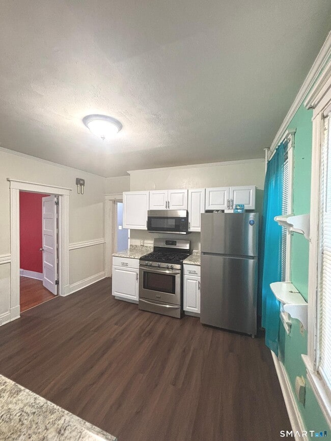 Building Photo - 143 Brown St