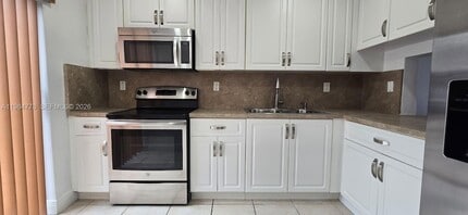 Building Photo - 6345 SW 138th Ct