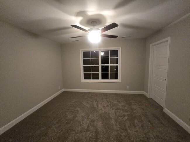 Building Photo - 1 Month Free Rent! Jasper New Construction...