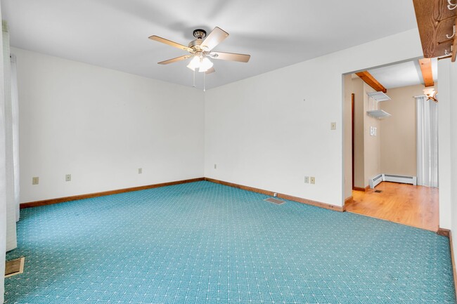 Building Photo - Family-Friendly 4-Bed Home with Pet-Friendly Yard and Pool in a Quiet Neighborhood