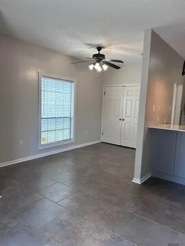 Building Photo - 13650 Kenner Ave