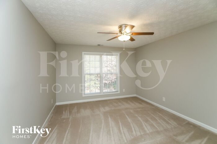 Building Photo - 304 Hickory Creek Ln