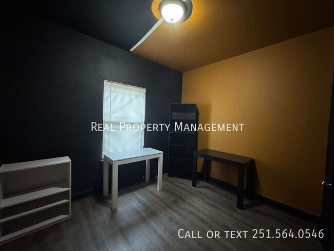 Building Photo - 12876 Pearsons Pl Dr