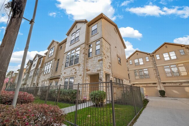 Building Photo - 5211 Eigel St