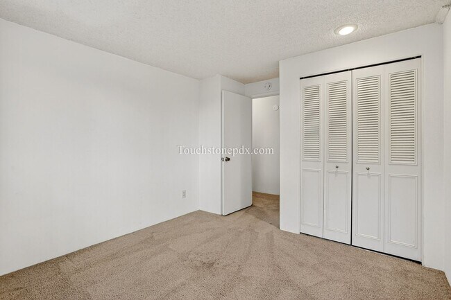 Building Photo - **$500 OFF SECOND MONTH RENT!**Bright Home with Stunning Mountain Skyline Setting!