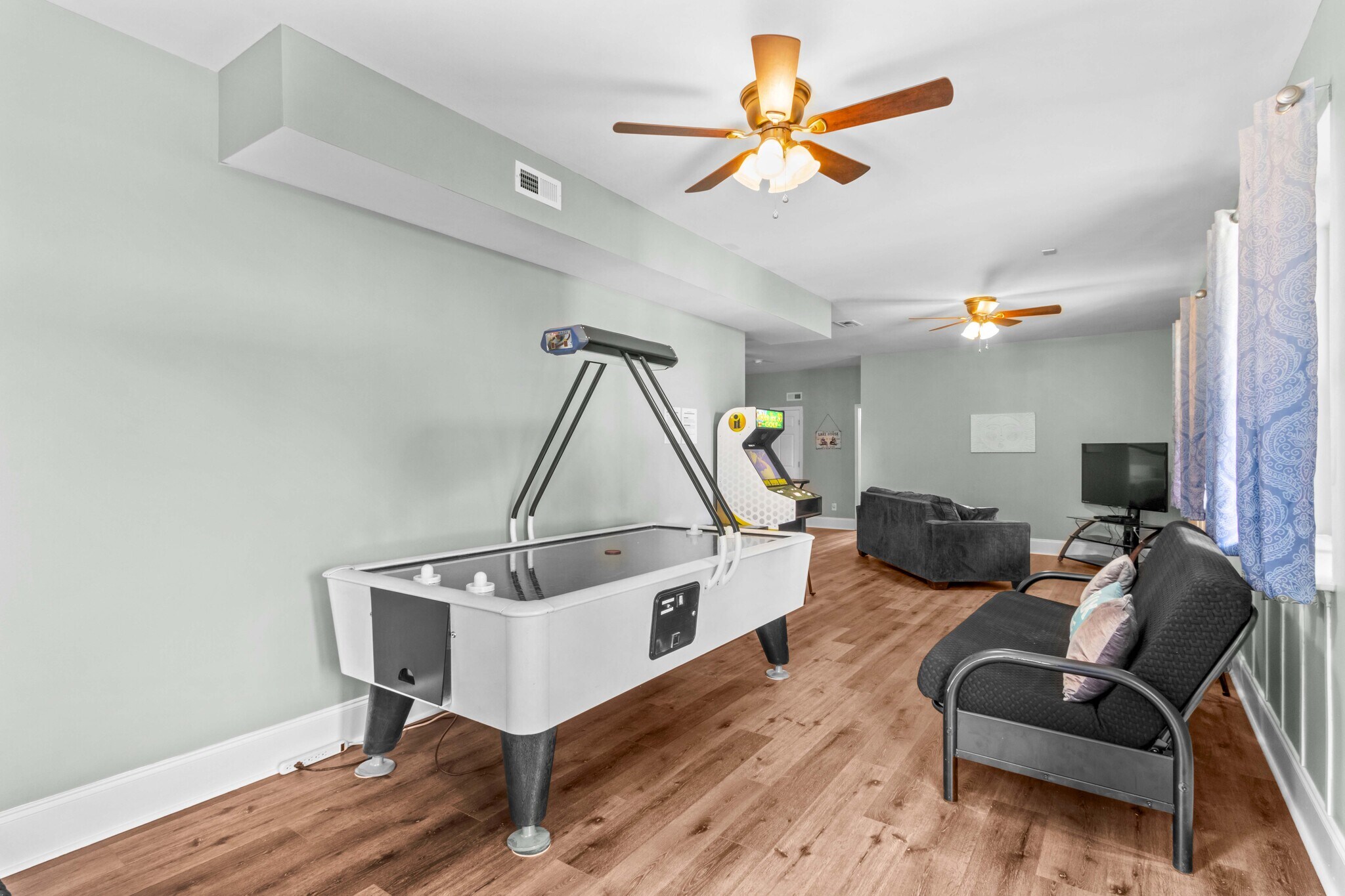 Building Photo - 7228 Lynbrook Cir