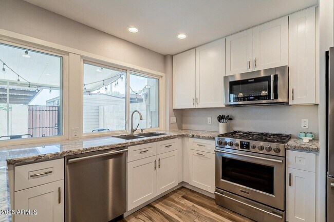 Building Photo - 7639 E Montecito Ave