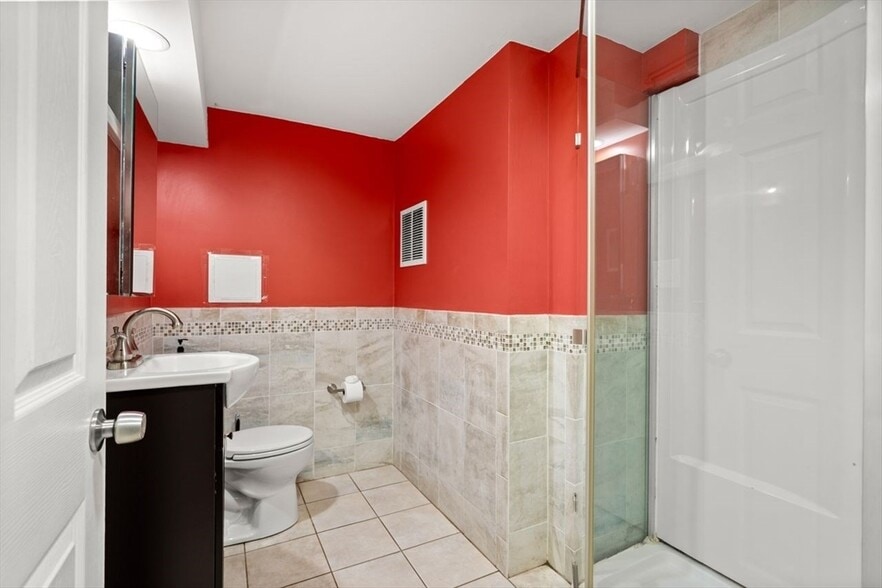 Bathroom - 2 - 2 George Rd