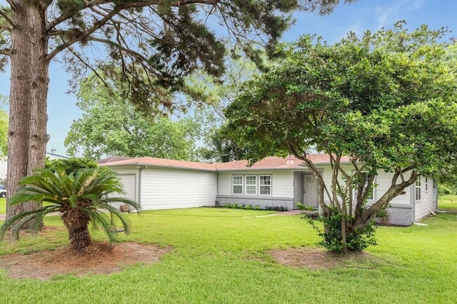 Building Photo - 1211 Kirsten St