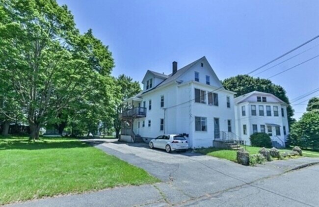 Building Photo - 18 Emerald Ave