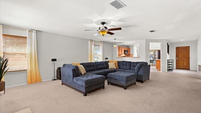 Building Photo - 600 Planters Pass