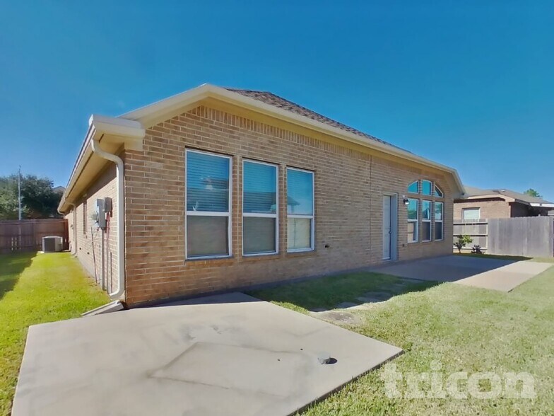 Building Photo - 9915 Bronze Mill Ln