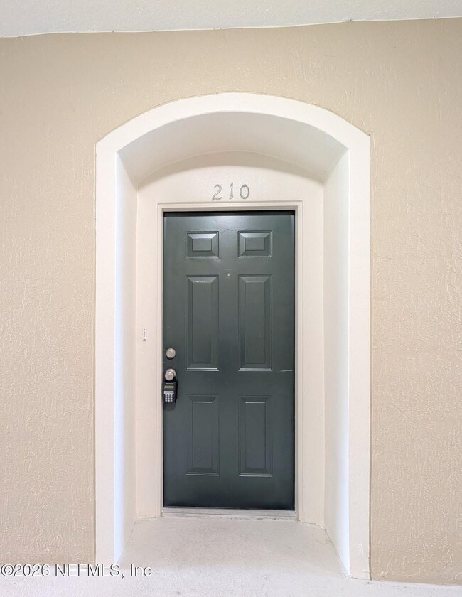 Building Photo - 7990 Baymeadows Cir E