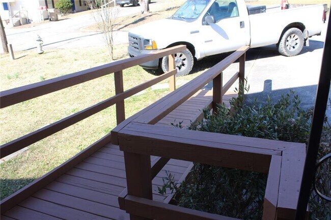 Building Photo - 11 Liberty St