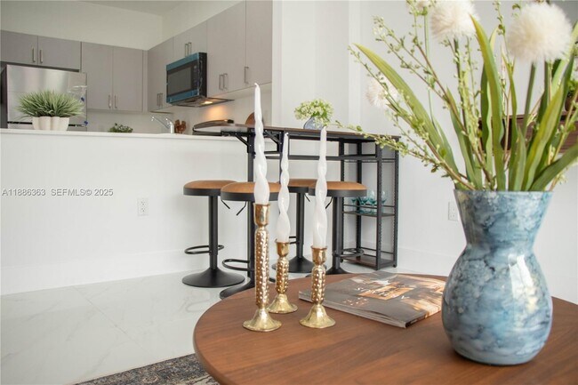 Building Photo - 1451 W 29th St