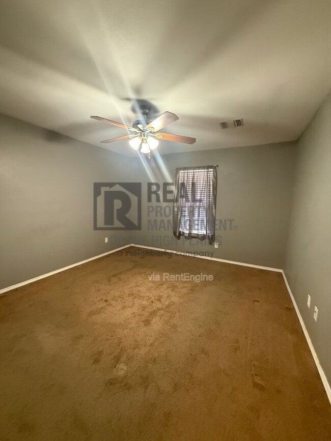 Building Photo - 4505 Pine St