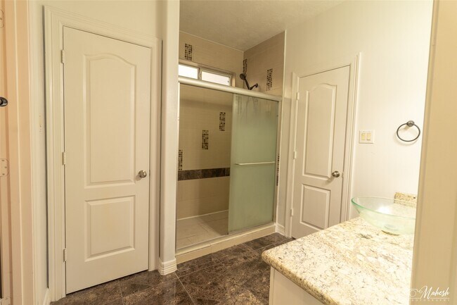 Building Photo - 10904 Panther Ct