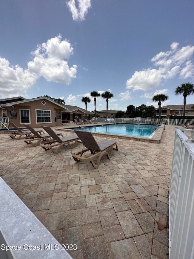 Building Photo - 1880 Long Iron Dr